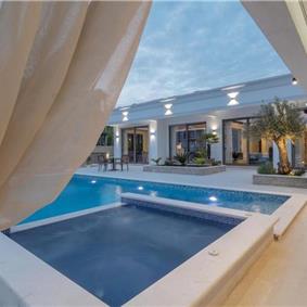 3 bedroom villa with pool in Prijevor, Budva, sleeps 6